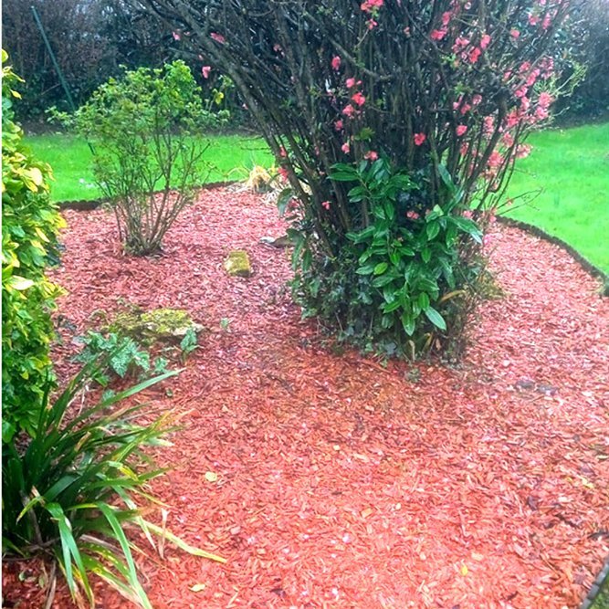 <strong>Pose de paillage</strong> <small>© Christophe Azzopardi</small>