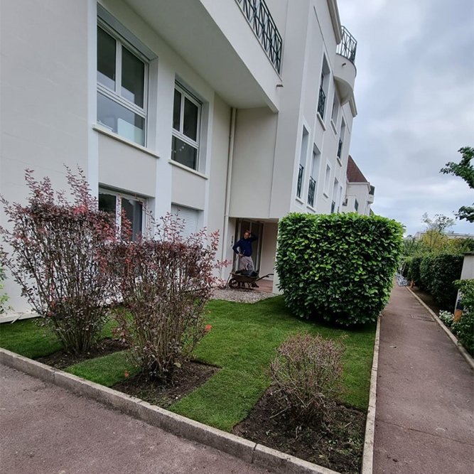 <strong>Taille de haies</strong> <small>© Christophe Azzopardi</small>